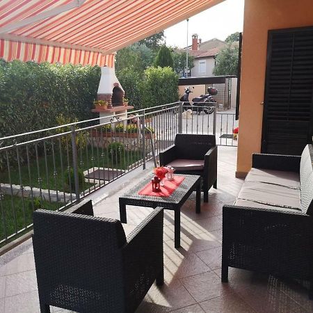 Apartment Stela Porec Bagian luar foto