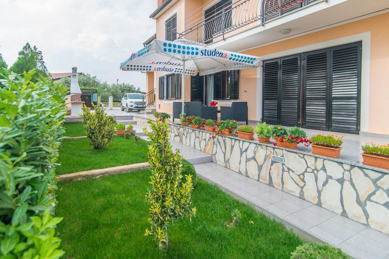Apartment Stela Porec Bagian luar foto