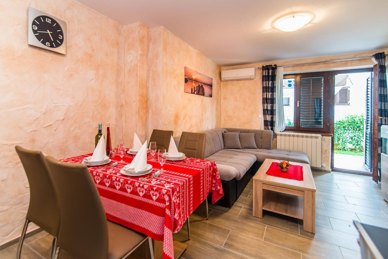 Apartment Stela Porec Bagian luar foto
