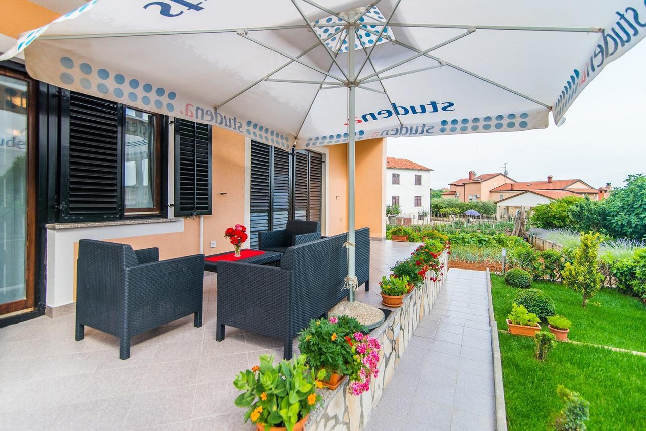 Apartment Stela Porec Bagian luar foto
